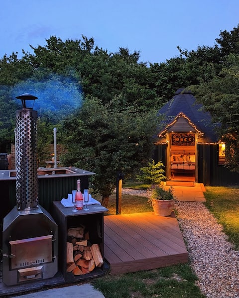 Hot Tub Retreat – Romantic Glamping Escape
