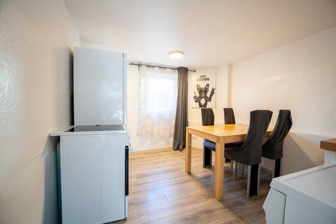 Successful Airbnb property: City Stay Bremen Apartment for up to 4 people in Gröpelingen