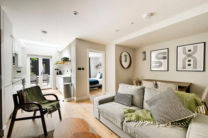 3 Bed 3 Bathroom Warwick Ave Garden Home - 얼 코트
