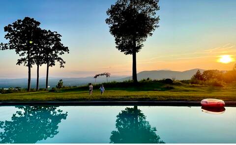 A Beautiful mountain home with Amazing views
