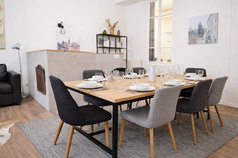 2 apartments • 14 people • Historic center of Chalon