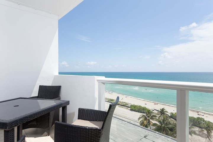 Amazing Studio W/balcony Ocean View & Beach Access - Miami Beach