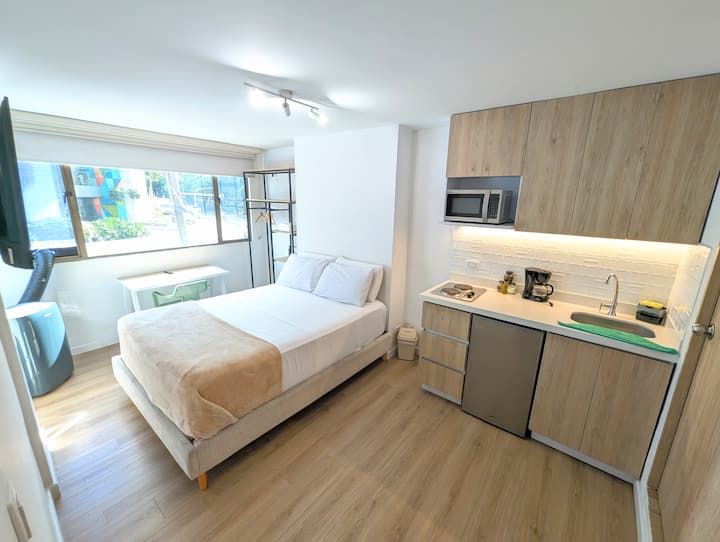 202-203 | 2 Private Studios + A/c + Jacuzzi - Prado