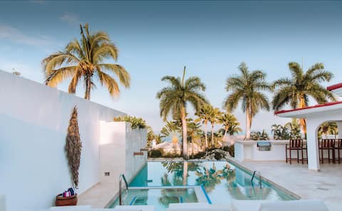Perfect, private secluded beach location with pool