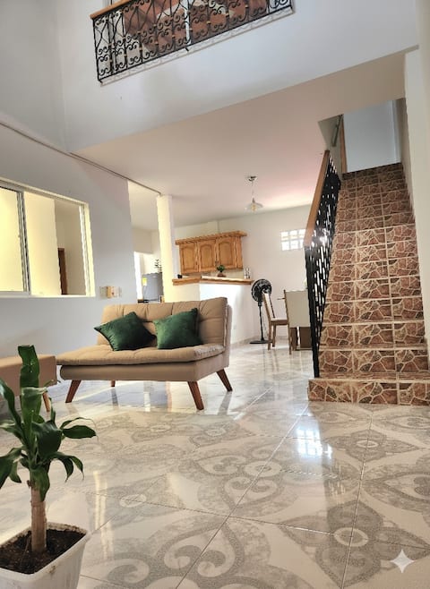 Lovely apt in top area, with AC and great location