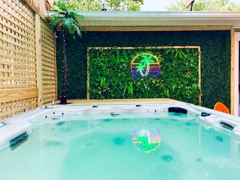 Retro Retreat, Games, Firepit, 3BR, Location!