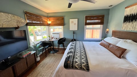 Popular Airbnb listing: Trestles Surf Studio: Beach, Surf, Golf + E-Bikes in San Clemente