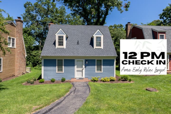 King Bed | Fireplace | Pool Access + Amenities - Galena, IL