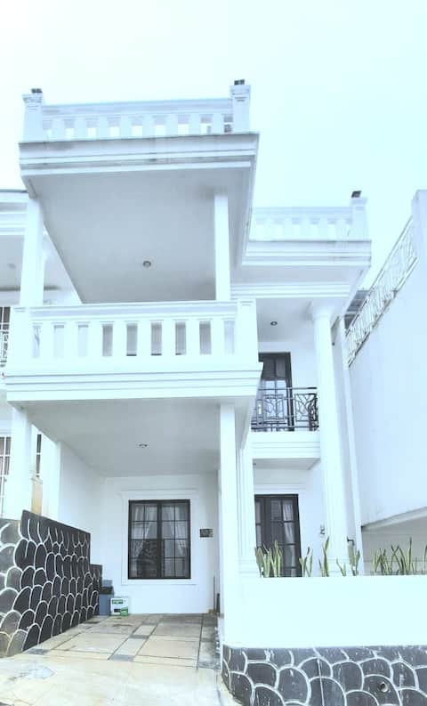 Villa Blessing Hills Cipanas (Blok C15)