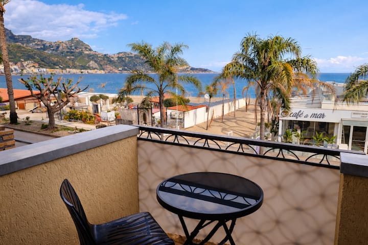 Seafront, Few Minutes From Taormina - Naxos