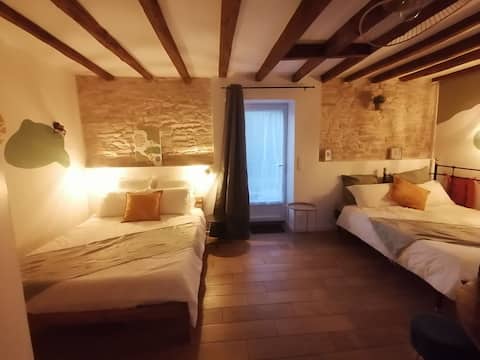 Maïwen: Studio on the farm