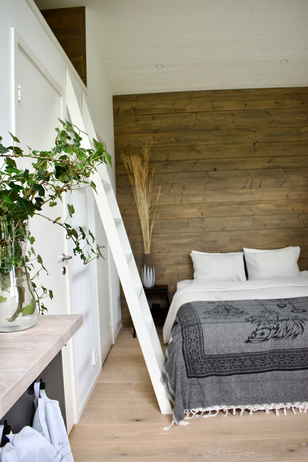 Направено с олекотена завивка с кралски размери. Ако искате нещо друго, уведомете ни, преди да пристигнете. 