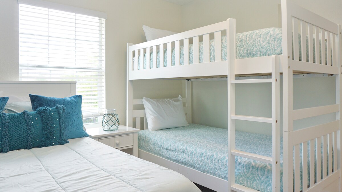 (מיטה מלאה לא זמינה עד 28 באוגוסט) מיטת קומותיים