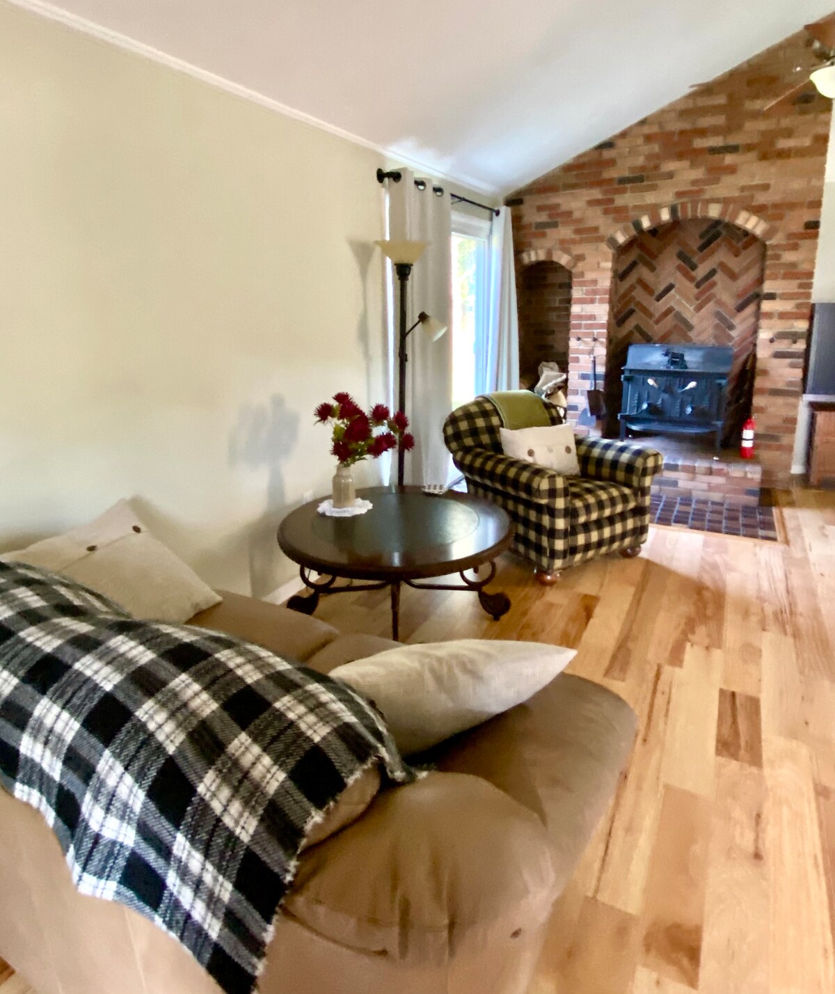 Vista de la habitación familiar desde la entrada trasera