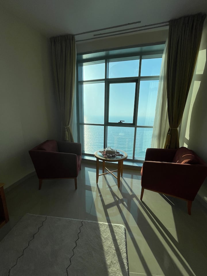 A Charming Offshore Flat View - Ajman