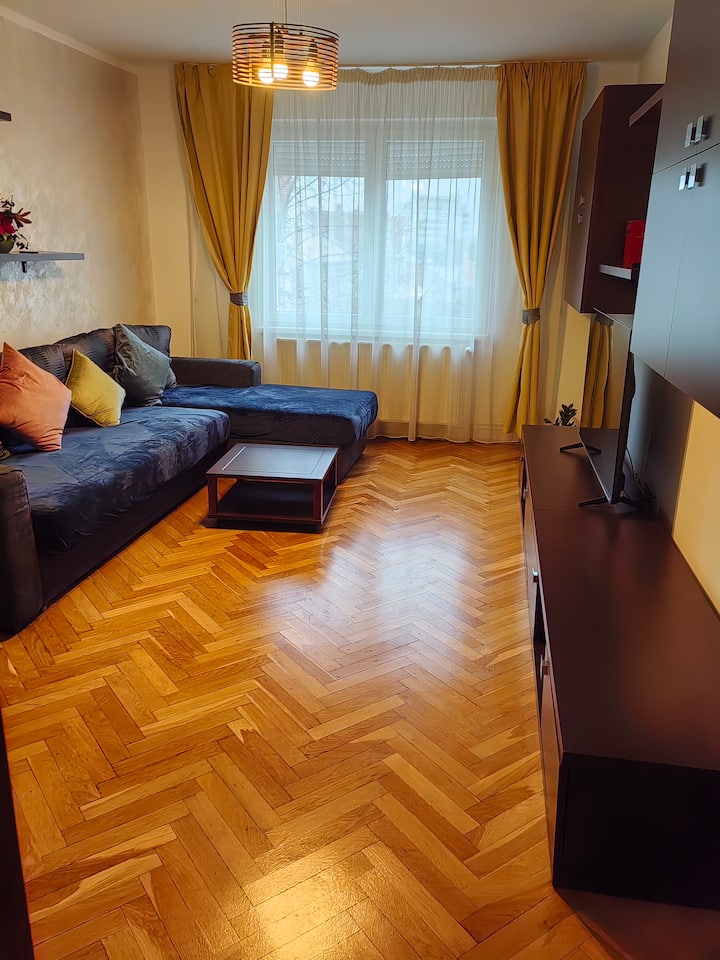 Apartament Vultur - 3 Rooms, 2 Bathrooms - Târgu Mureș