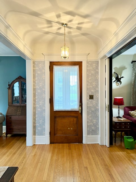 Elegant Spacious Auburn Home