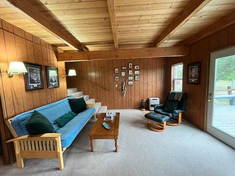 The Cozy Klutina Cabin