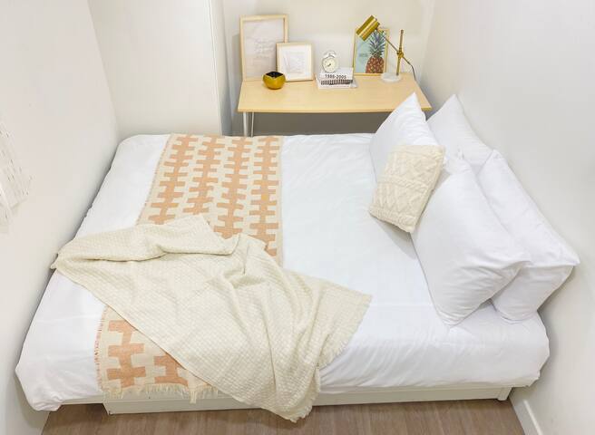 Chic | Near Daan Park | Elevator | Family Comfort gallery image 5