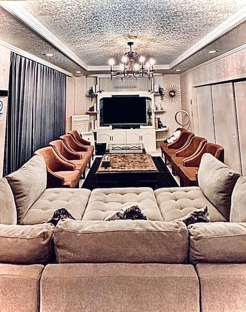 Large natural hot spring (comfortable for 4 people) This is the largest inn in the area at 175 m2. 1