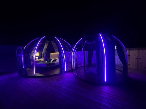 Transparent bubble suite with private hot tub