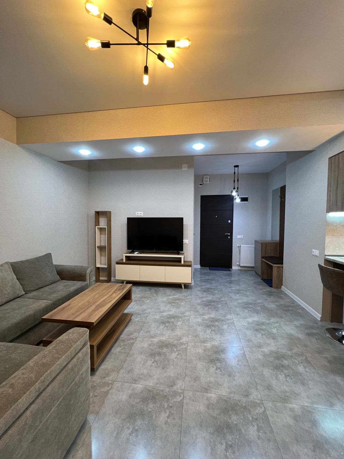 Апартаменты в центре тбилиси. Двухэтажная квартира в тбилиси. Квартиры в тбилиси горизонтальная планировка 19 столетие. Тбилиси новостройки в ваке. Тбилиси квартиры.