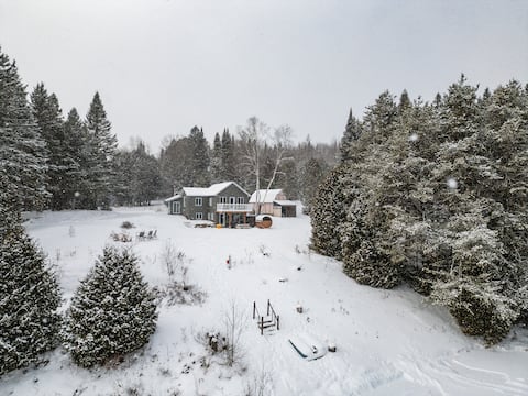 Nuna Chalet, Lake & Private Trails