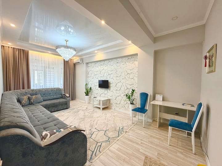 Modern Spacious And Cozy Apt In Central Bishkek - Bishkek