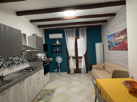 Top Airbnb: 1 min walk - restaurants & shops in Castellammare Del Golfo