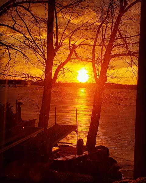 Sunset Heaven - Modern Lake House with Spa