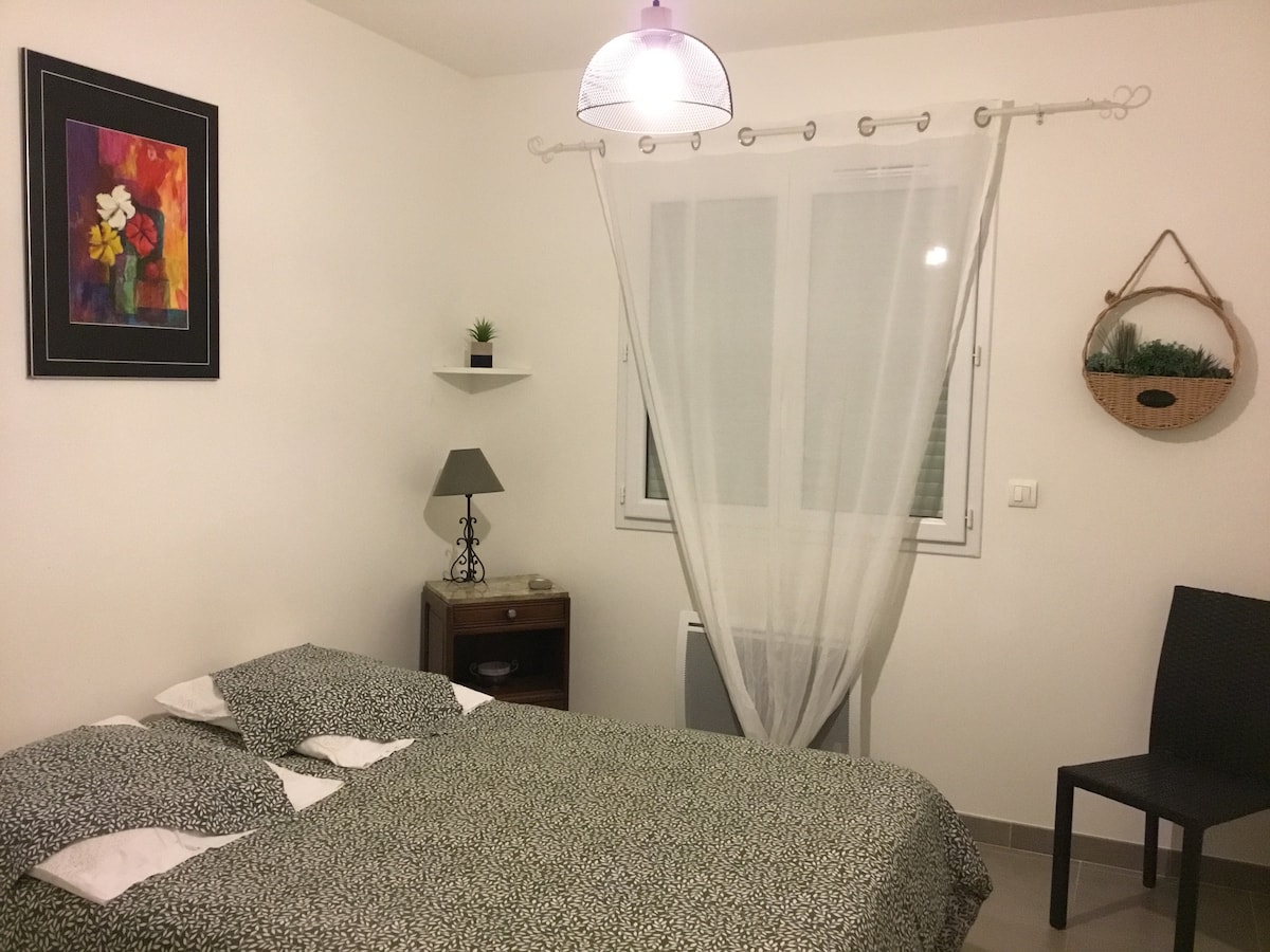 חדר שינה 3 
מיטה 140/190
ארון/ארון בגדים