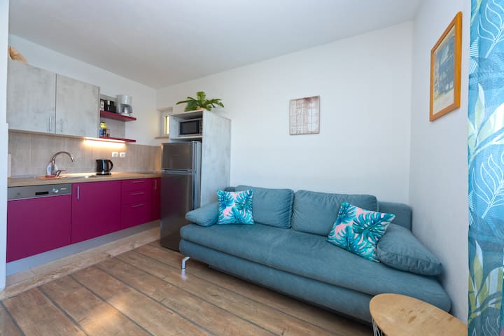 Superior Apartment With Swimming Pool And Sea View - Baška Voda