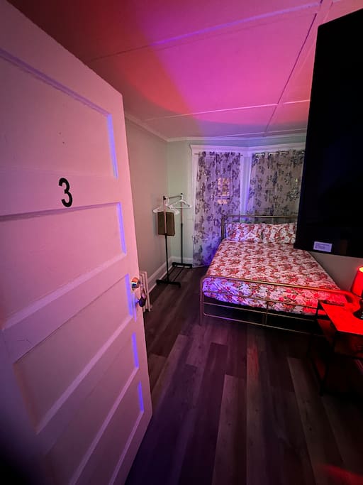 Airbnb Lovely Room 3