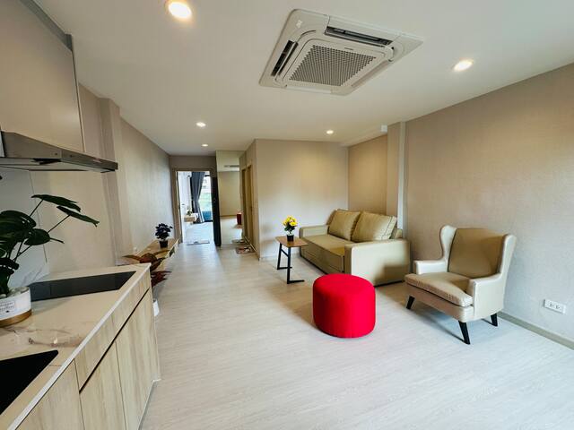 New 168sqm 3BR FL3 Ekamai luxury home near 711,BTS gallery image 5