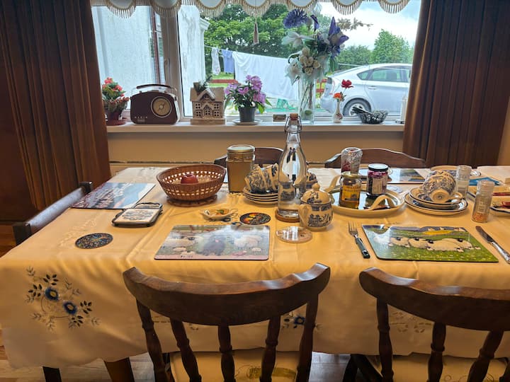 Quiet En-suite Double Room With Breakfast - Cashel