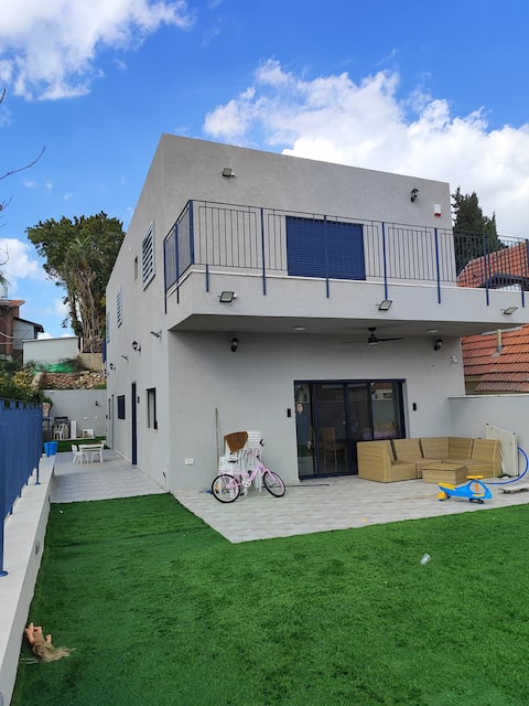 Kosher New Villa in the Jerusalem Mountains