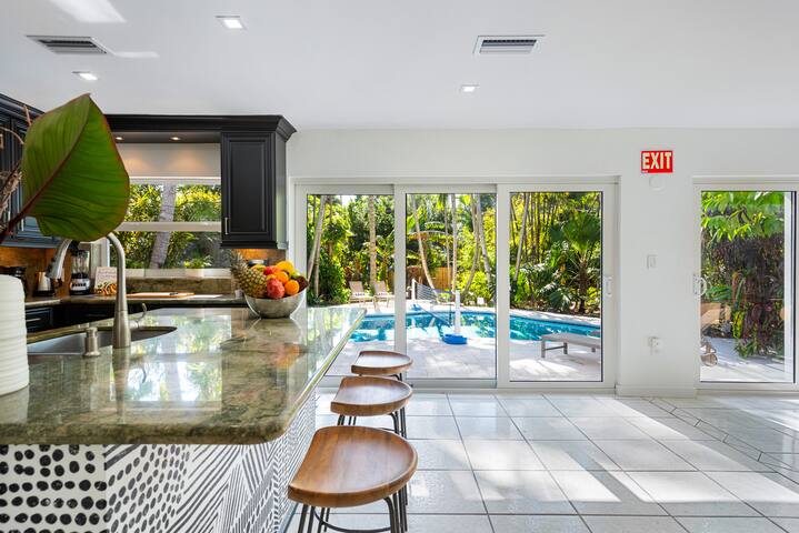 The Wellness Retreat- Amazing Amenities Near Beach gallery image 2