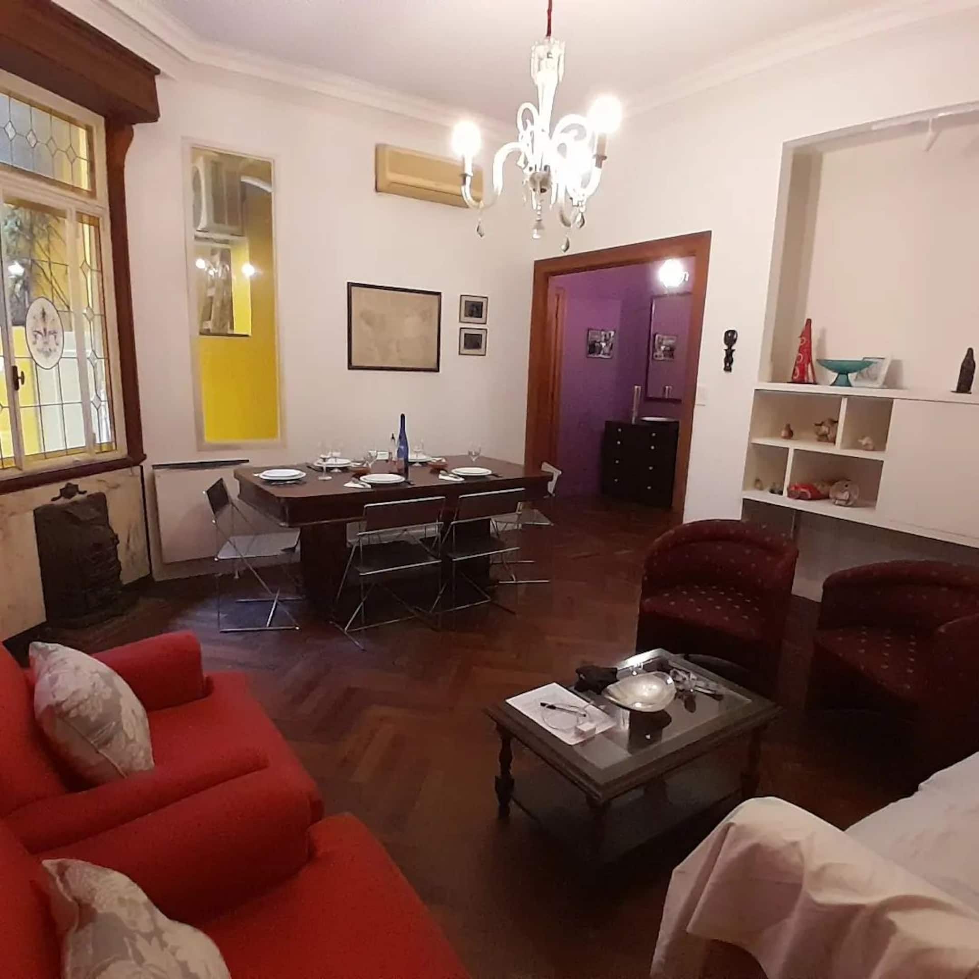 Room for exchange student in Monserrat with private entrance