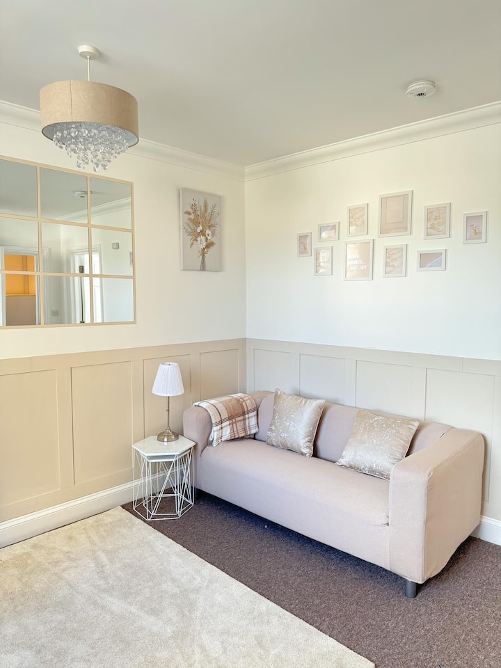 Modern Flat In Reading • Free Parking • Central - Wokingham