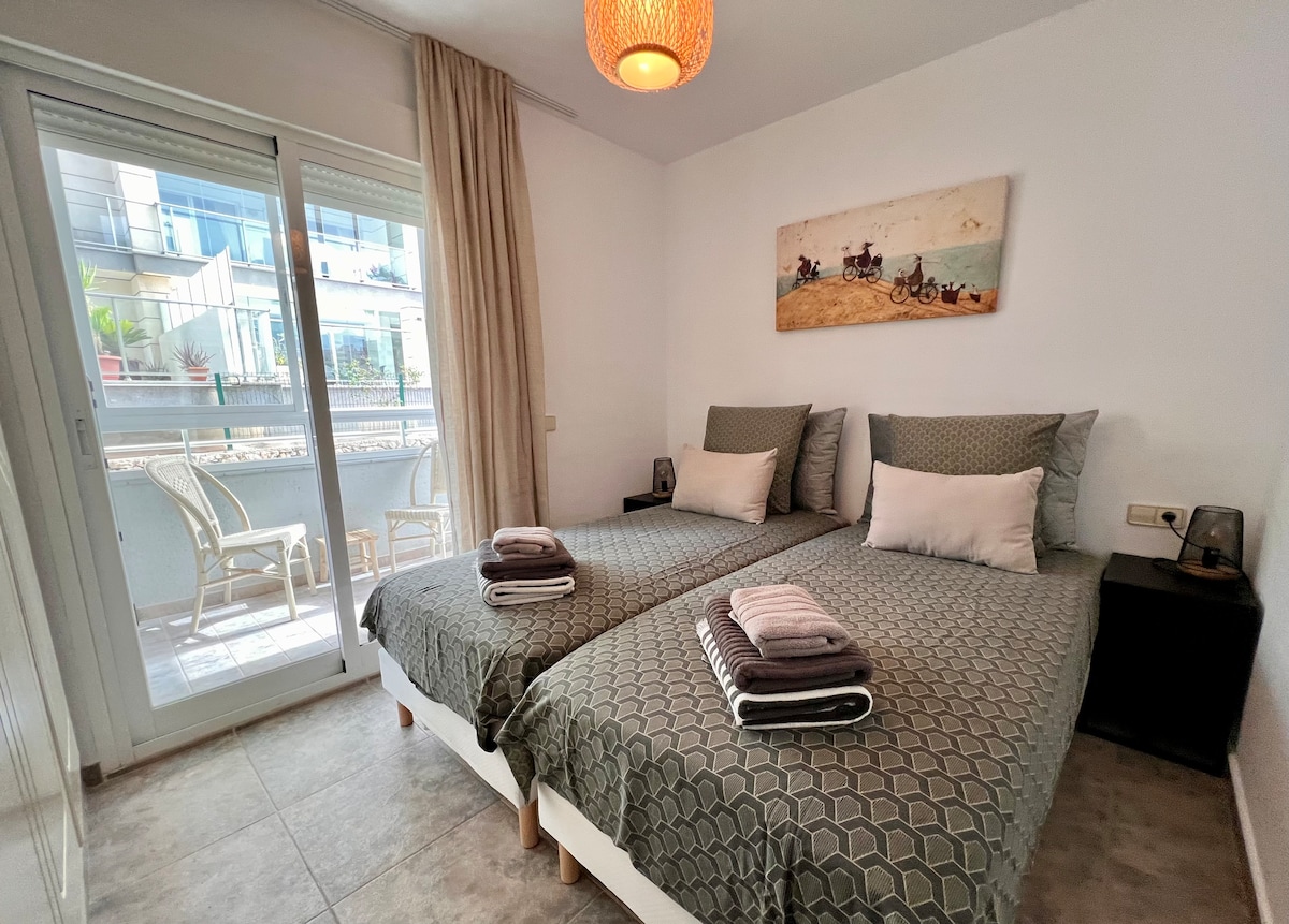 Спалня с 2 единични легла. 