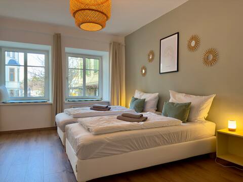 5 min. to the lake, family-friendly, parking,