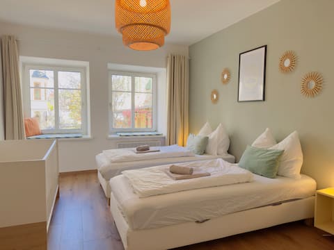 5 min. to the lake, family-friendly, parking,