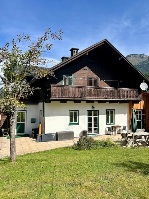 Altaussee Jewel in a quiet area -close to the lake