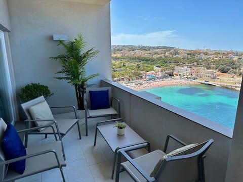 Paceville Sandy Beach with Jacuzzi & Free Parking