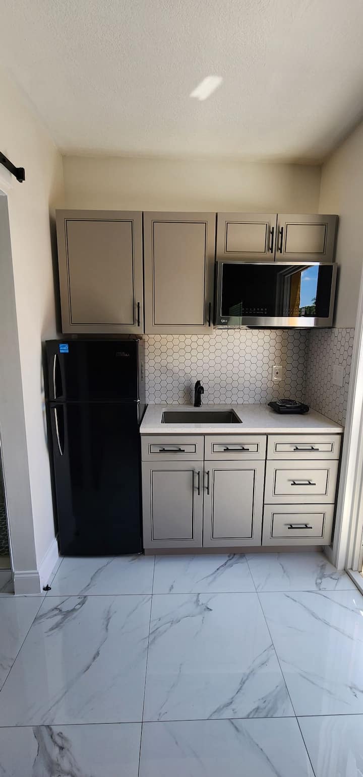 Room /Studio
Independent Entry With Patio - Coral Springs