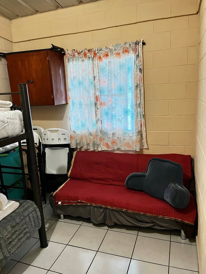 غرفة النوم 2