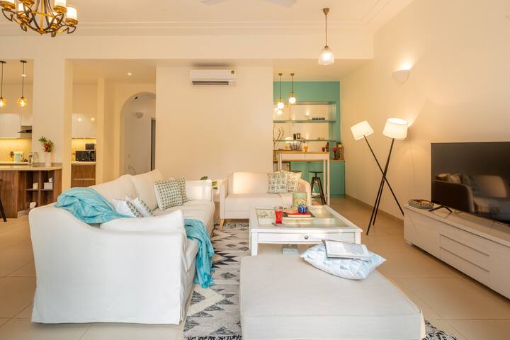 Living room image 6