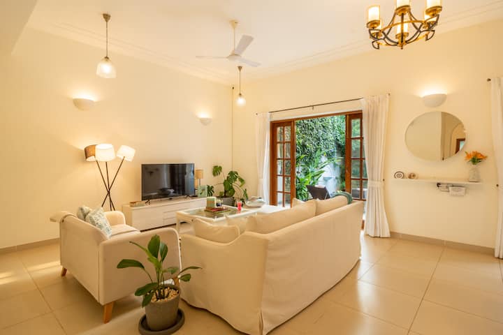 Living room image 10