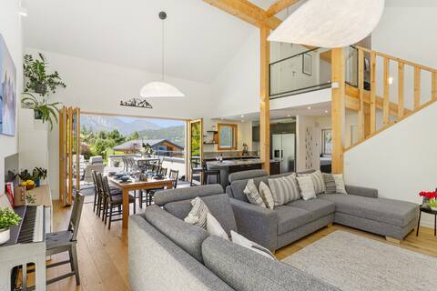 Popular Airbnb listing: *New Modern Chalet- Mont Blanc Mountain Views in Les Houches