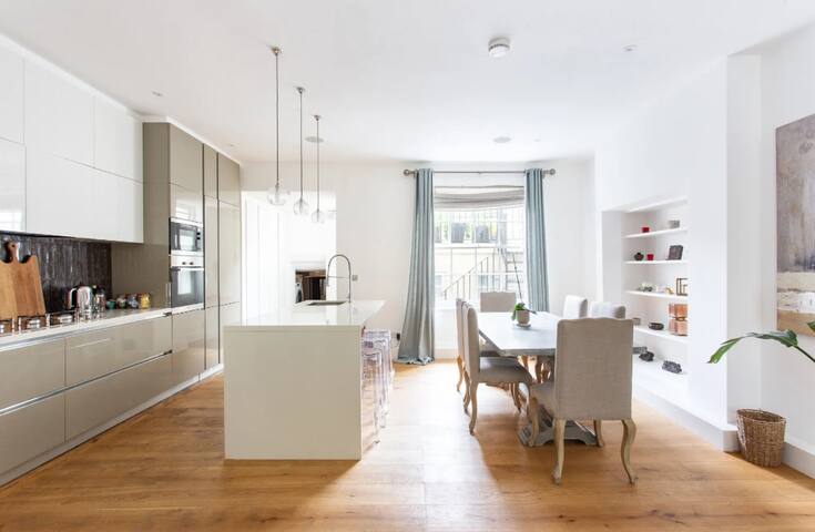 The Iconic Little Venice gallery image 4